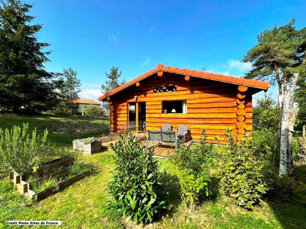 Pialous:Chalet En Rondins Avec Espace Detente La Chapelle-d'Aurec Exterior photo